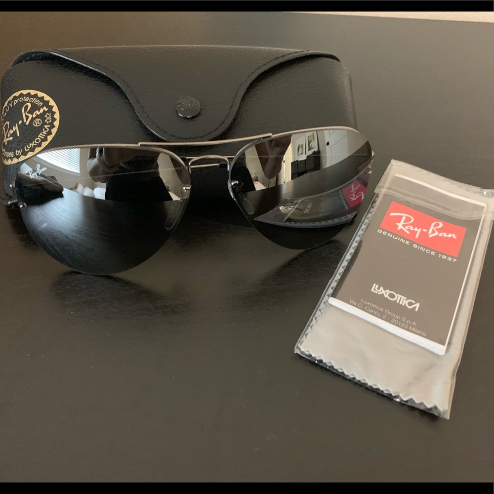 Black RayBan Aviator sunglasses.